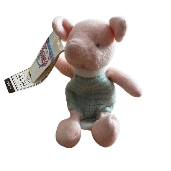 Disney Other - CLASSIC POOH
THE DISNEY STORE Piglet Plush - MINI BEAN BAG CLASSIC PIGLET 8”